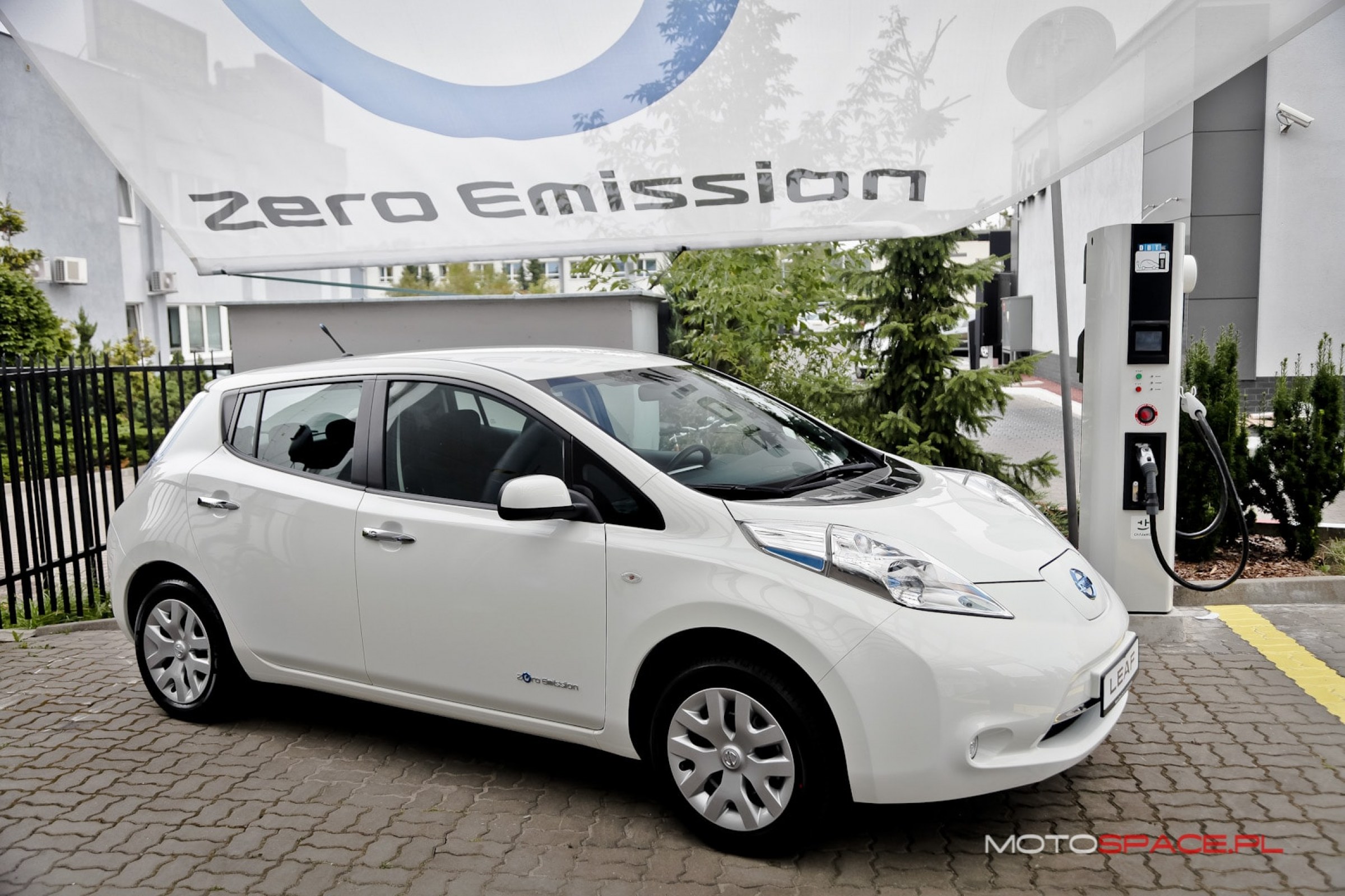 Nissan Leaf 2013 - elektryfikator świata