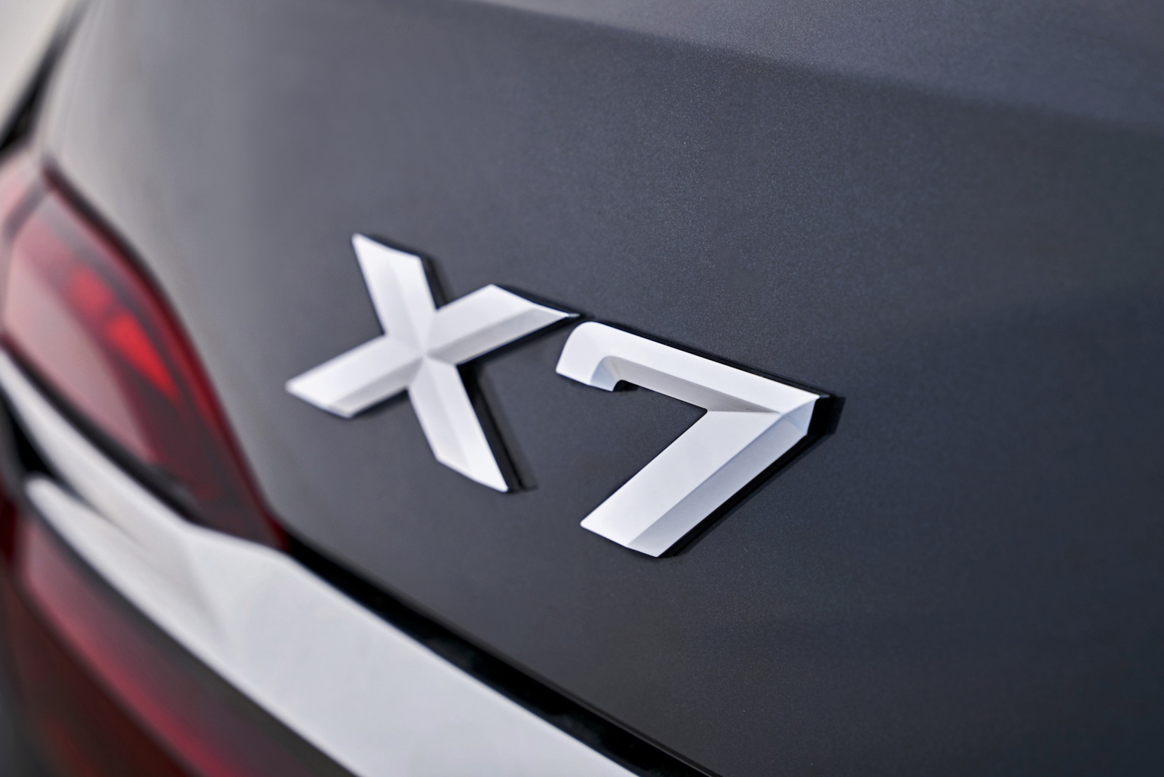 BMW X7 - luksus w megaformacie - prezentacja i dane techniczne