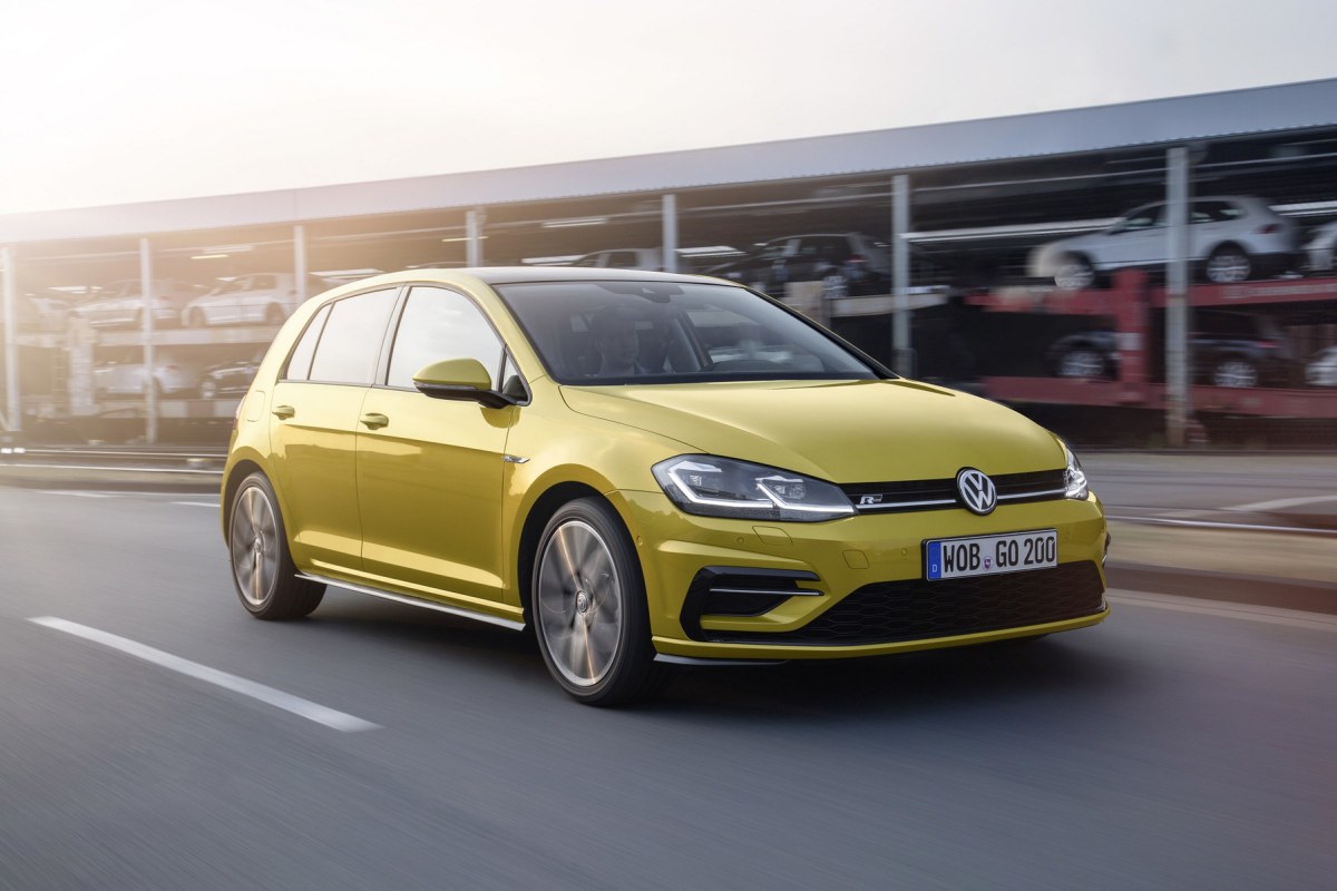 Promocje na samochody - wyprzedaż rocznika 2018 w salonach Volkswagena